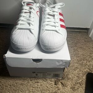 Women’s Adidas Superstar Sneakera